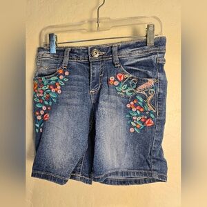 Mud Pie Floral Embroidered Jean Shorts Size 10